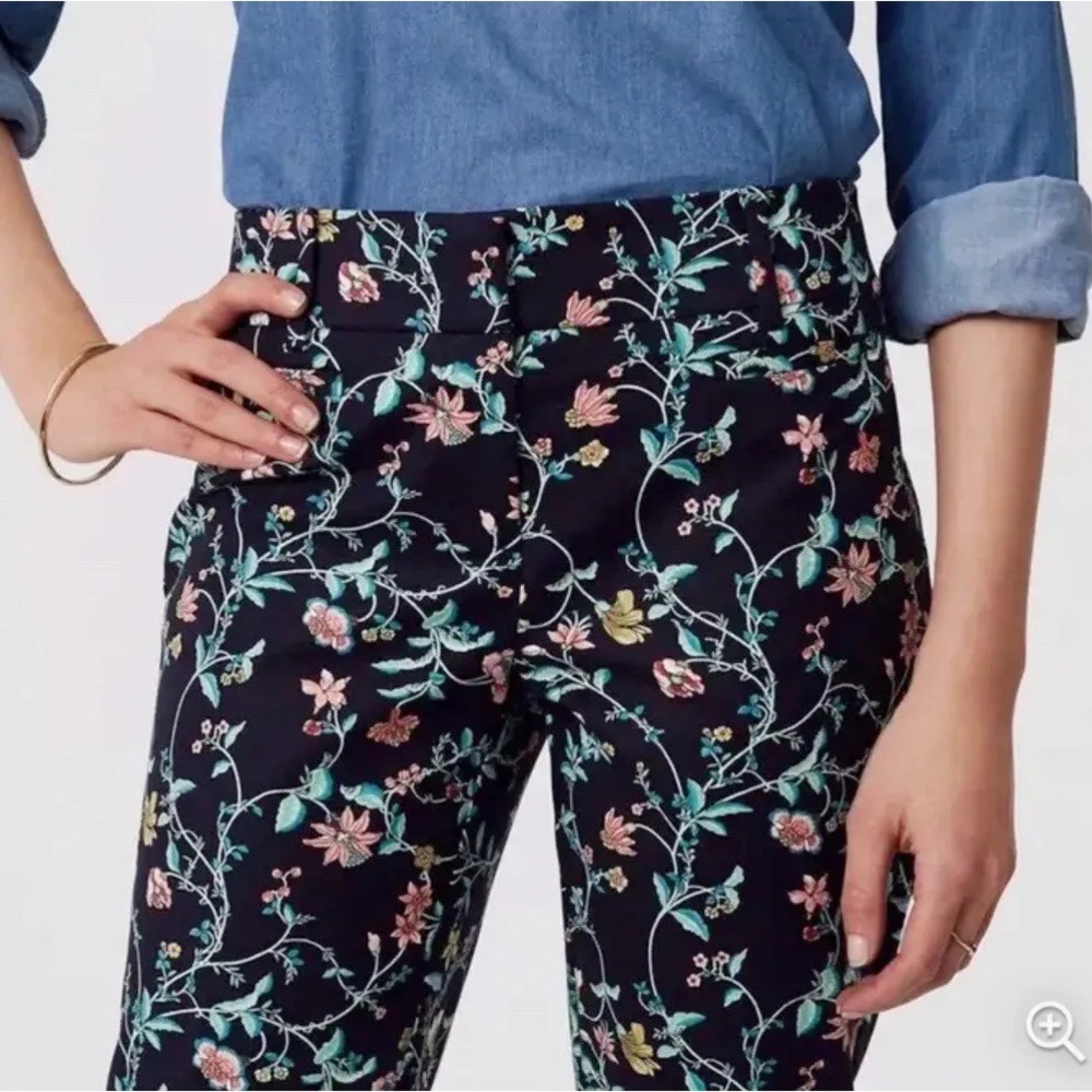 Cropped Navy Floral Pants - Picture 2 of 8